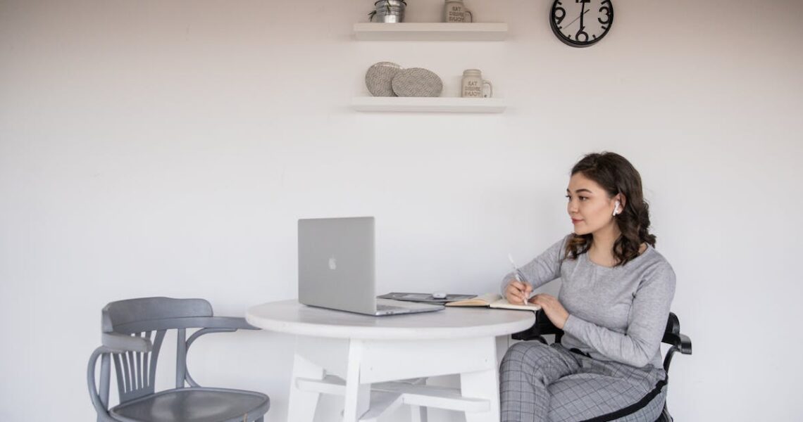 Comment favoriser un environnement d'apprentissage positif à la maison?