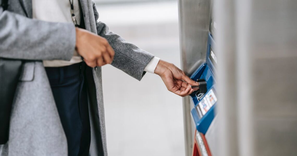 Optimiser ses déplacements quotidiens grâce au transport en commun : Un Guide de Survie Urbaine